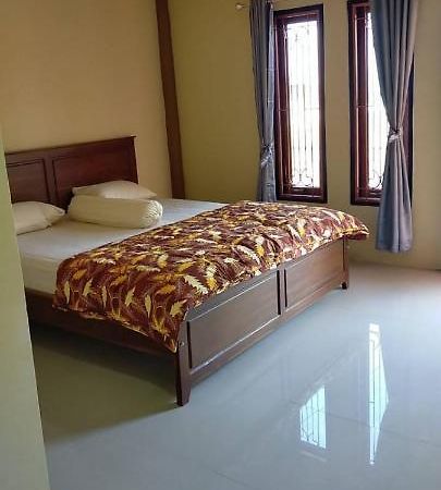 Andira Homestay ลาบวนบาโจ ภายนอก รูปภาพ
