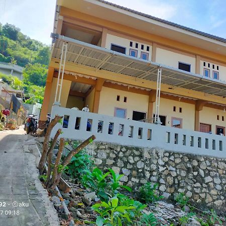 Andira Homestay ลาบวนบาโจ ภายนอก รูปภาพ