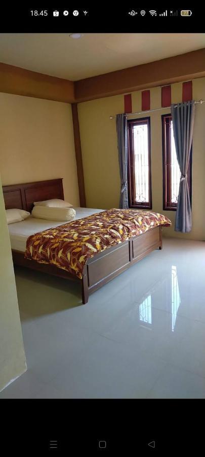 Andira Homestay ลาบวนบาโจ ภายนอก รูปภาพ